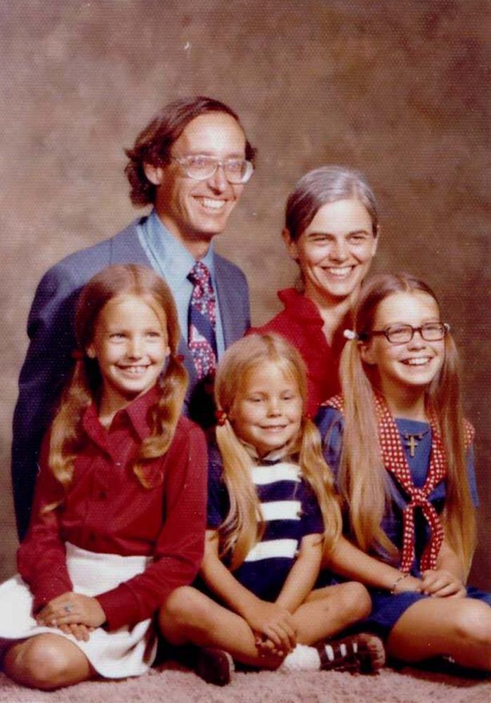 sm7500Johnson Family 1975.jpg